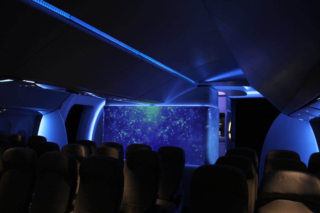 av experience in boeing airplane by lci