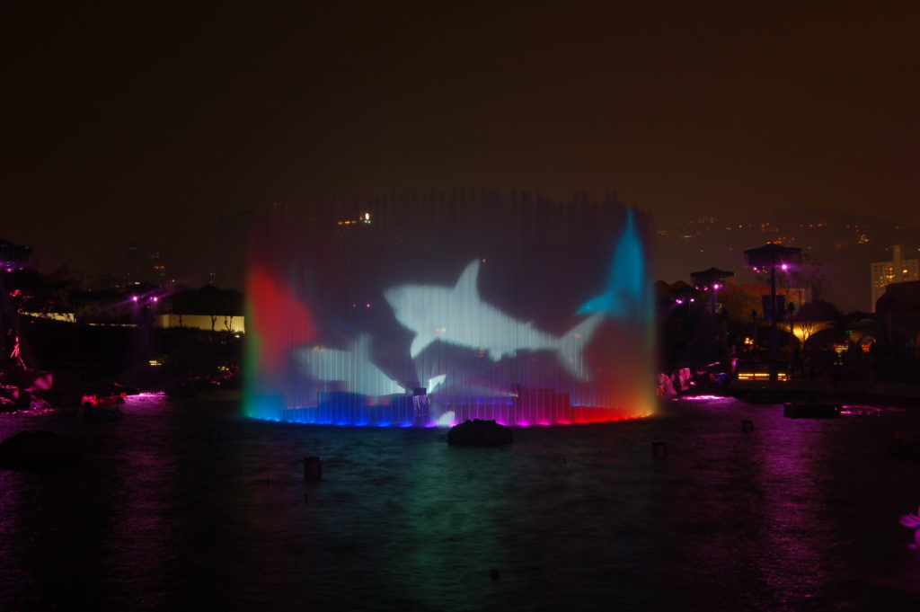 360 jet water screen fountain symbio, by lci productions