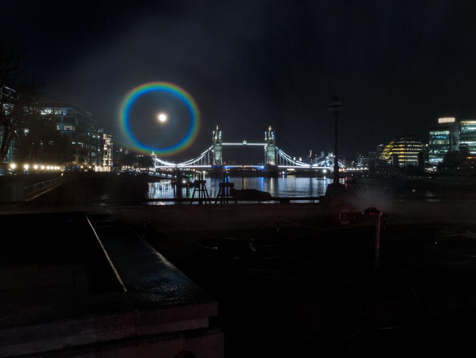 moonbow 3d water screen london bridge by lci